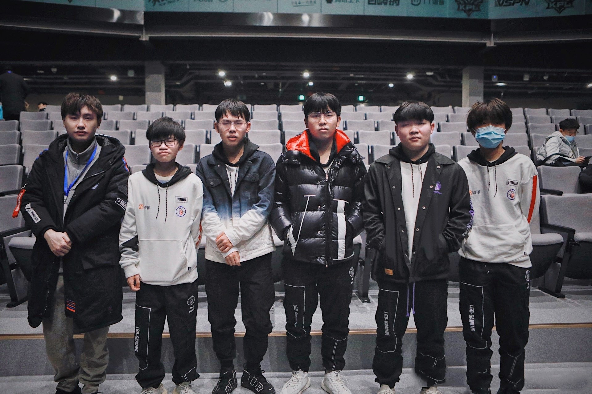 LGD轻取KT,Ming关键团战开团秒人峡谷大战四强赛,成为赛场最大亮点 LGD轻取KT,Ming关键团战开团秒人峡谷大战四强赛,成为赛场最大亮点