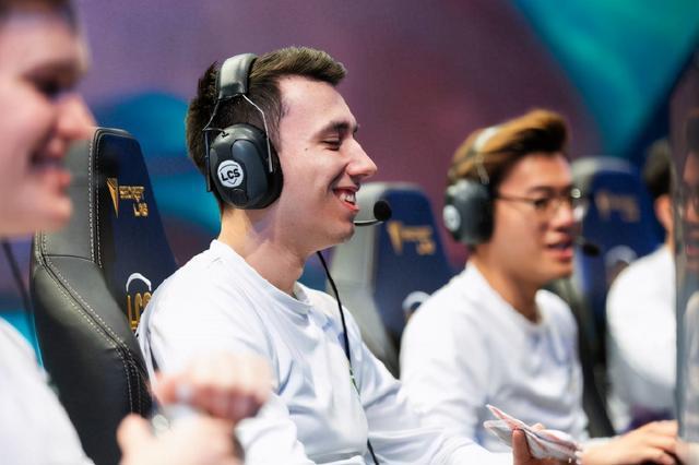 NS碾压TSM,Crisp操刀奇招英雄翻盘宿敌对决四强赛,留下经典瞬间 NS碾压TSM,Crisp操刀奇招英雄翻盘宿敌对决四强赛,留下经典瞬间