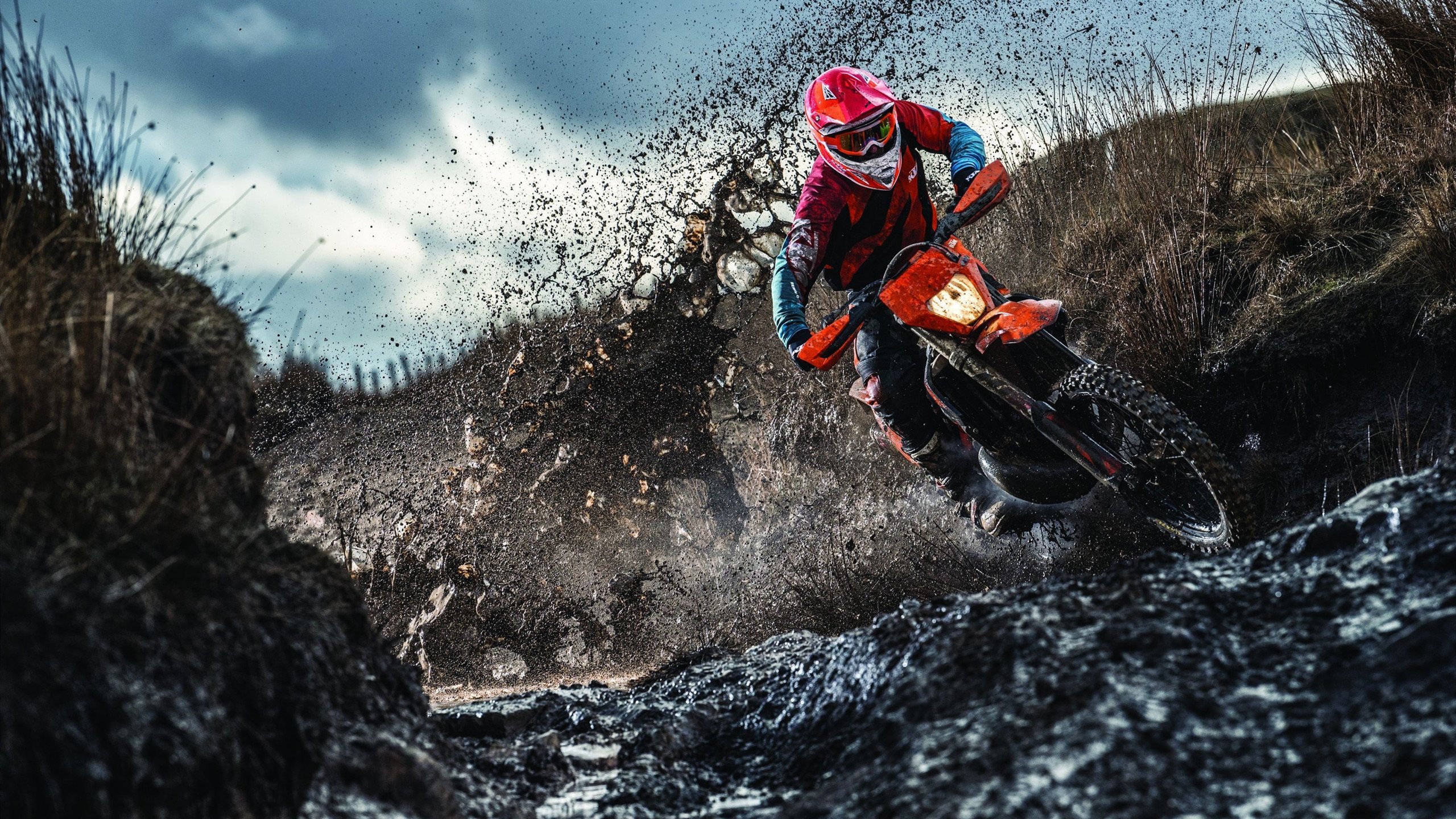 格纳布里防守铸就钢铁防线，佛罗伦萨欧战碾压比利亚雷亚尔显王者风范